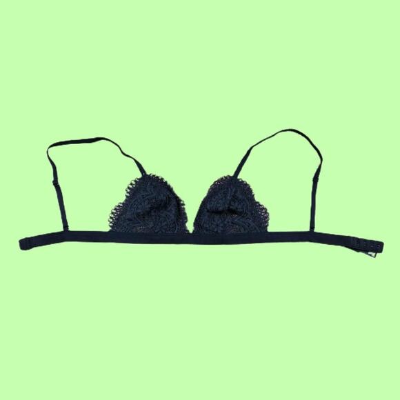 VICTORIA'S SECRET BLACK LACE BRALETTE - Picture 2 of 4